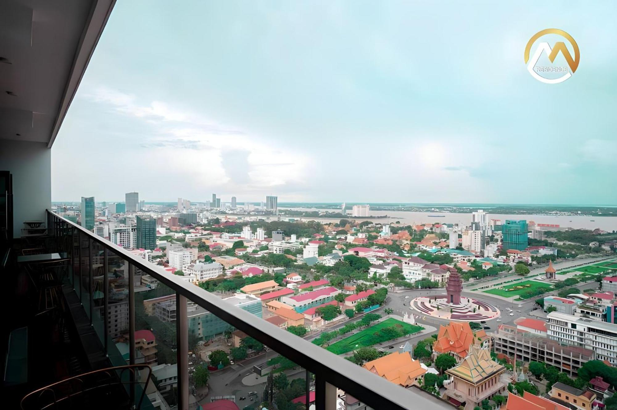 Infinity Pool Hotel Phnom Penh Down To 24 Usd In M Residence エクステリア 写真